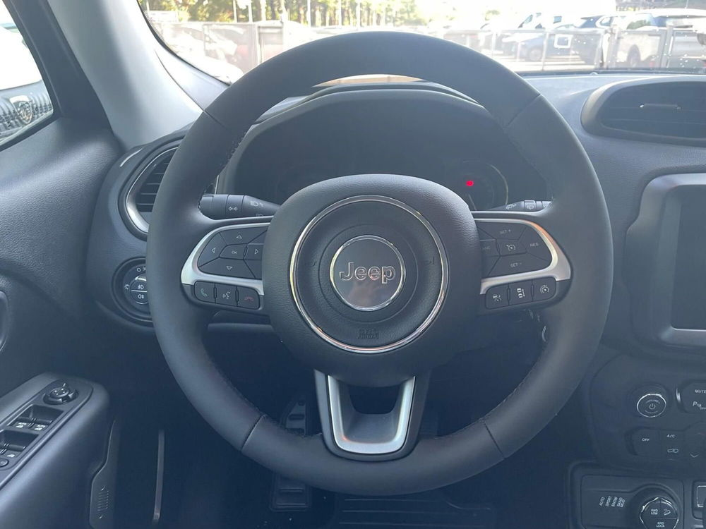 Jeep Renegade nuova a Salerno (15)