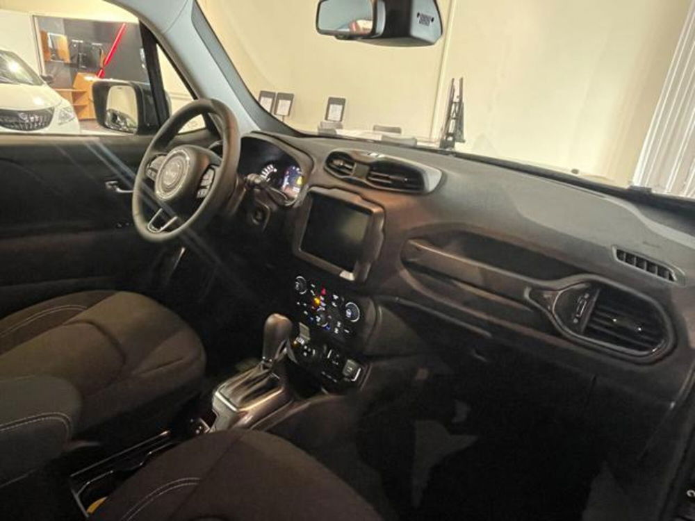 Jeep Renegade nuova a Aosta (14)