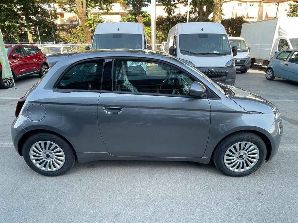 Fiat 500e nuova a Salerno (17)