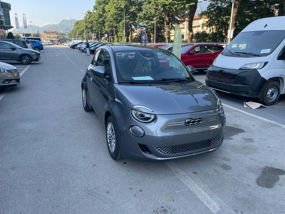 Fiat 500e nuova a Salerno (2)