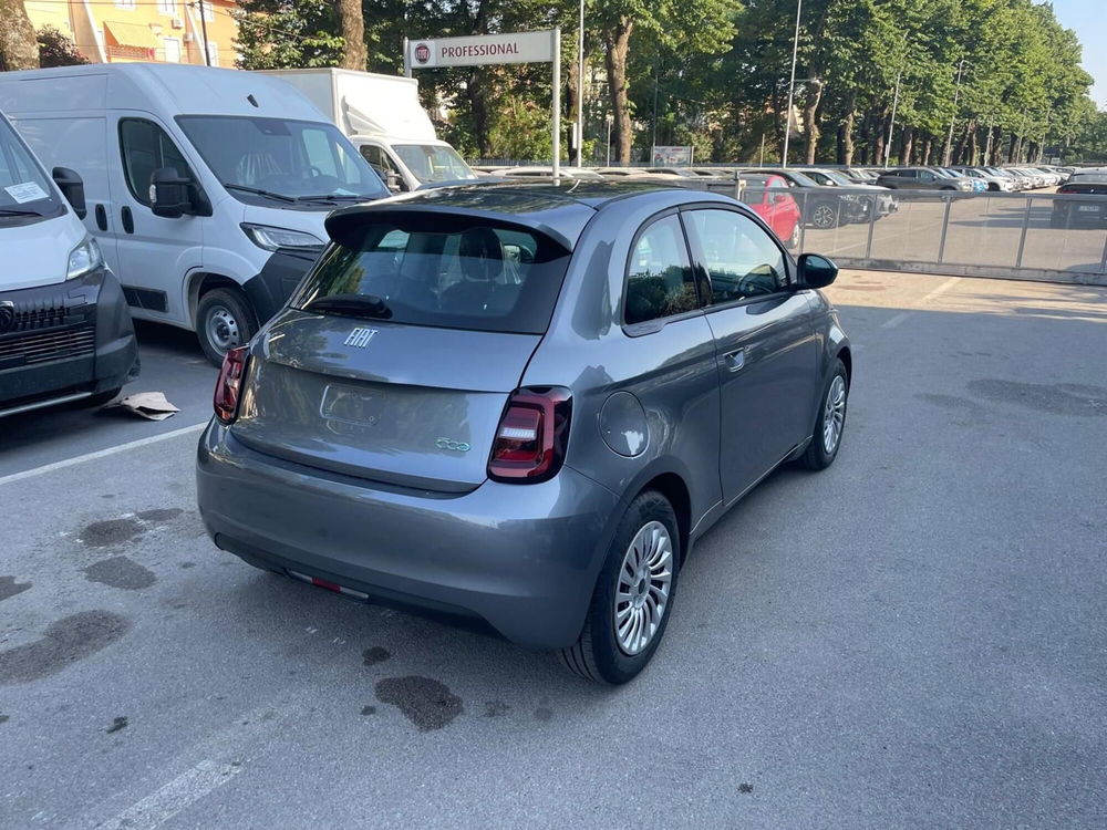 Fiat 500e nuova a Salerno (4)