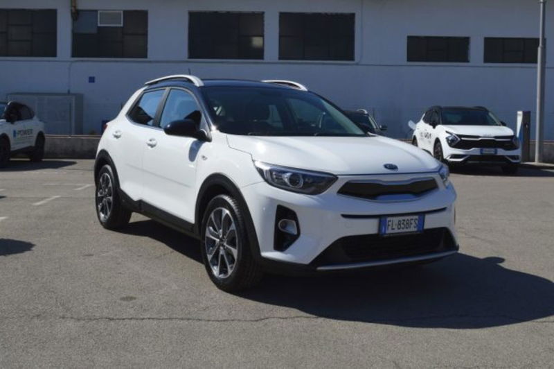 Kia Stonic 1.2 MPI 84 CV Style  del 2018 usata a Fondi