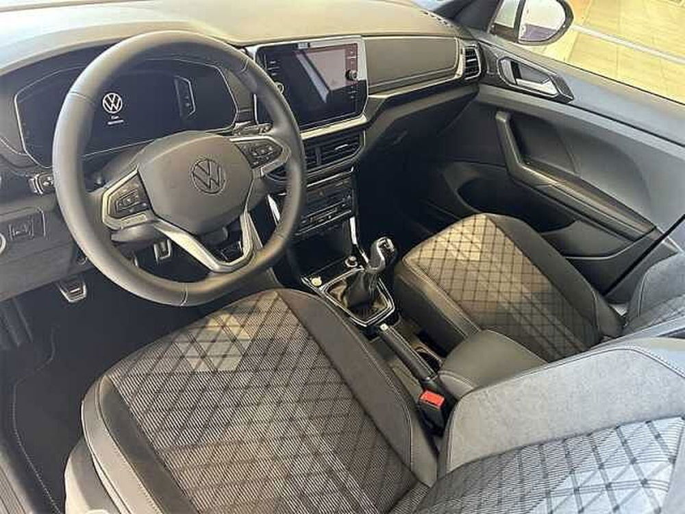 Volkswagen T-Cross nuova a Cosenza (9)