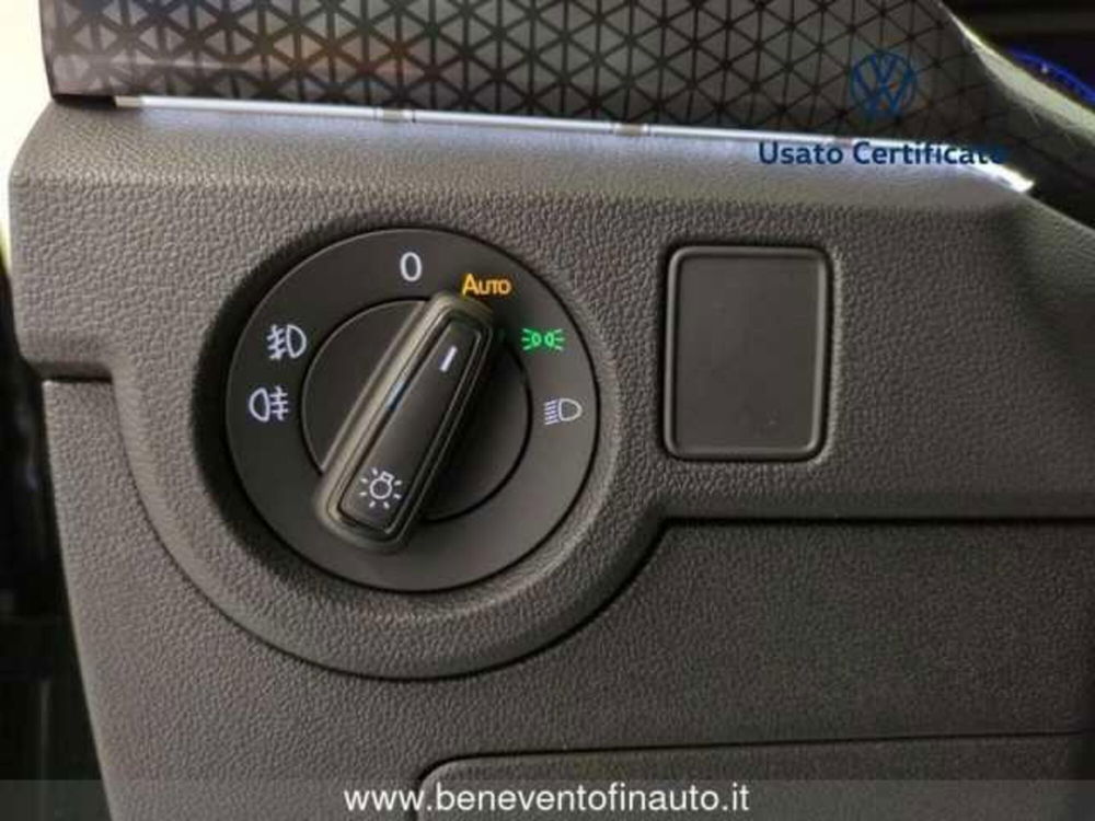 Volkswagen T-Cross nuova a Avellino (14)