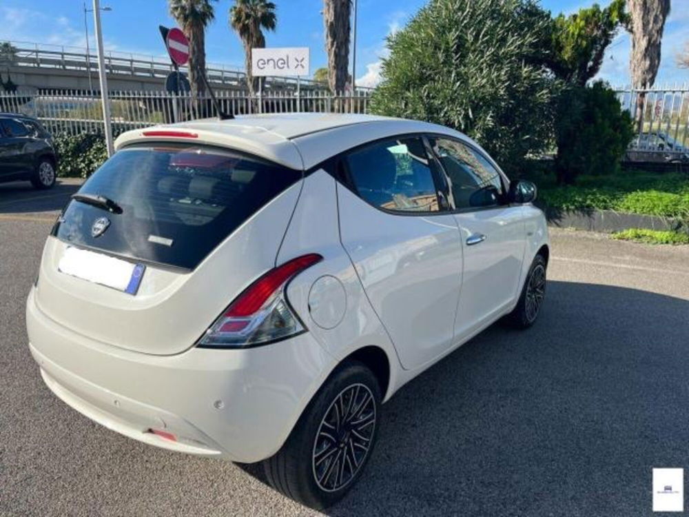 Lancia Ypsilon usata a Salerno (3)