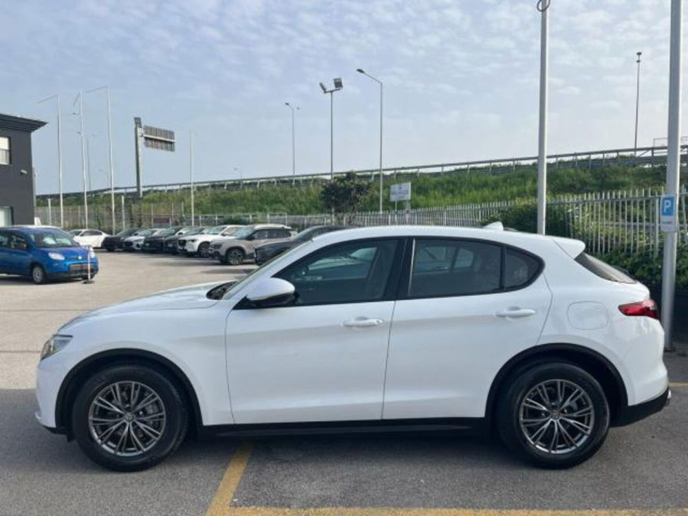 Alfa Romeo Stelvio usata a Salerno (3)