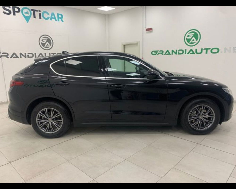 Alfa Romeo Stelvio usata a Alessandria (4)