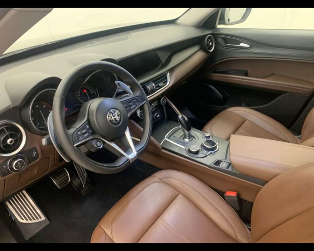 Alfa Romeo Stelvio usata a Alessandria (8)