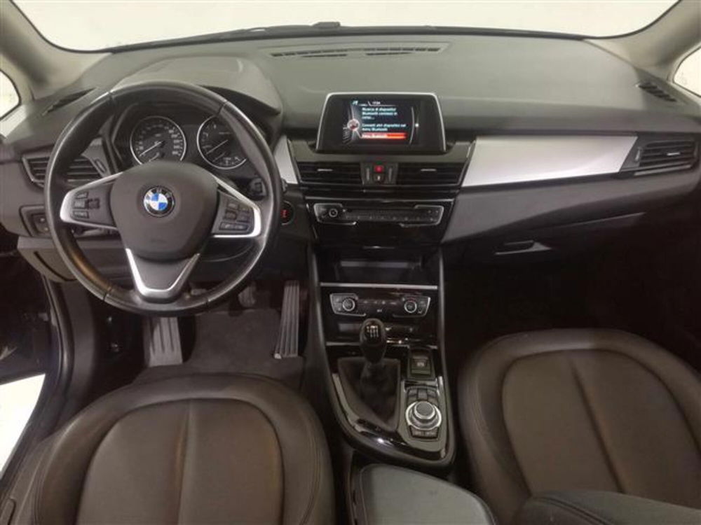 BMW Serie 2 Active Tourer usata a Salerno (8)