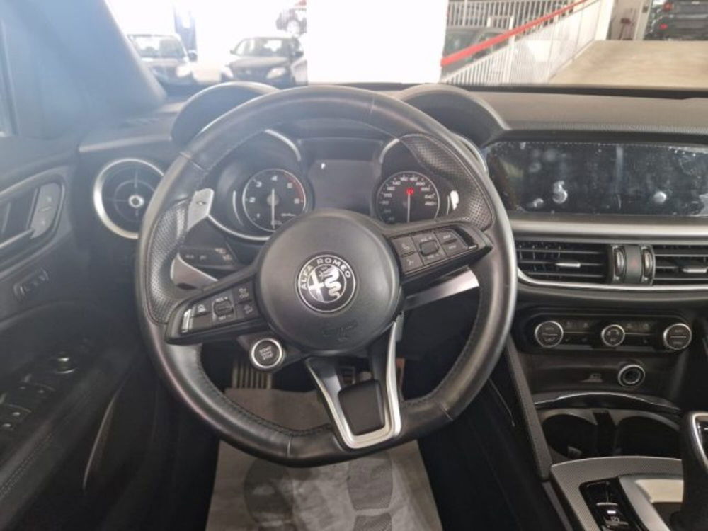 Alfa Romeo Stelvio usata a Terni (12)