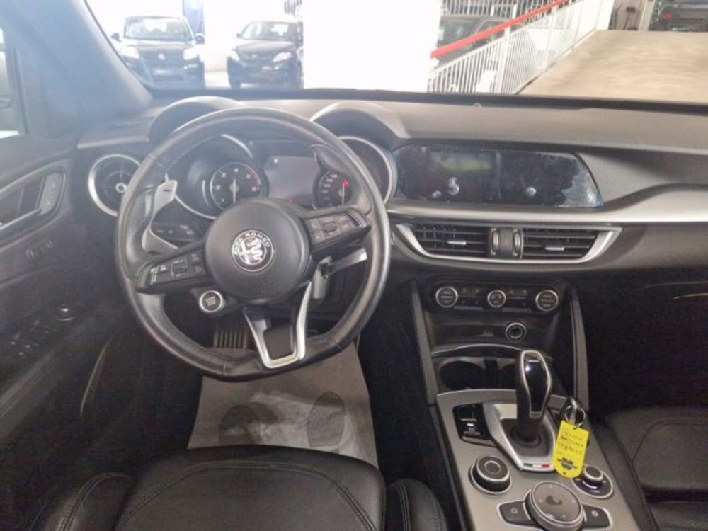 Alfa Romeo Stelvio usata a Terni (14)