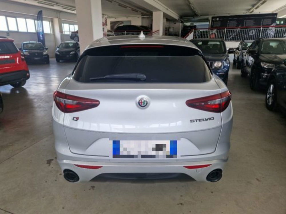 Alfa Romeo Stelvio usata a Terni (4)