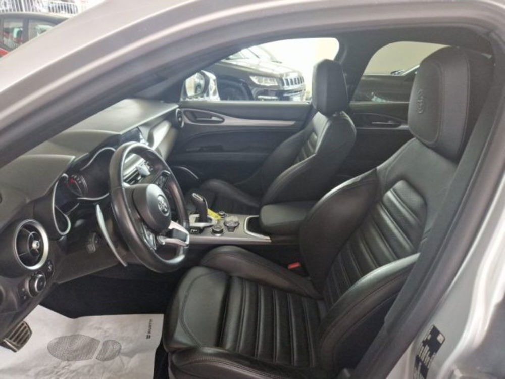 Alfa Romeo Stelvio usata a Terni (9)