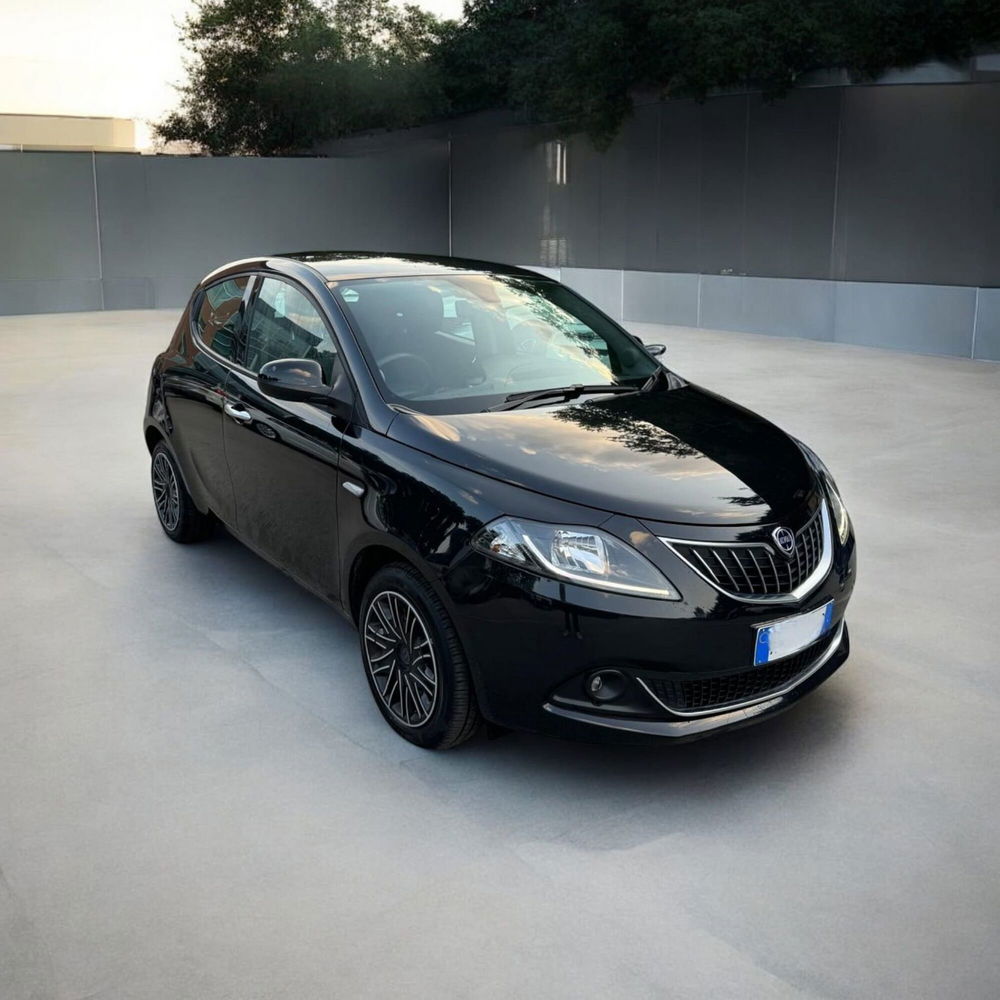 Lancia Ypsilon usata a Salerno (2)