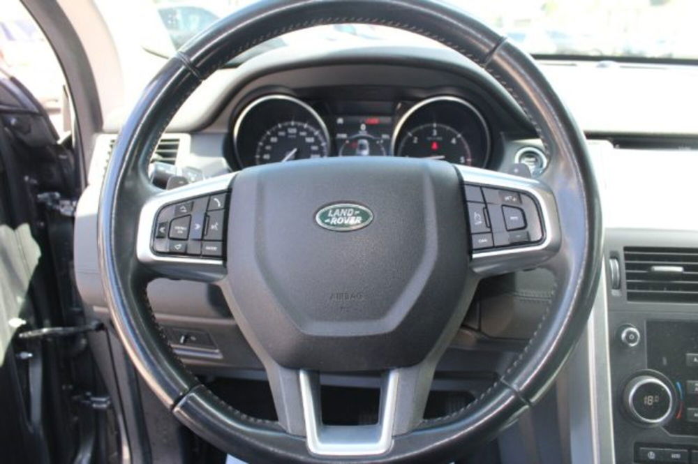 Land Rover Discovery Sport usata a Lecce (16)