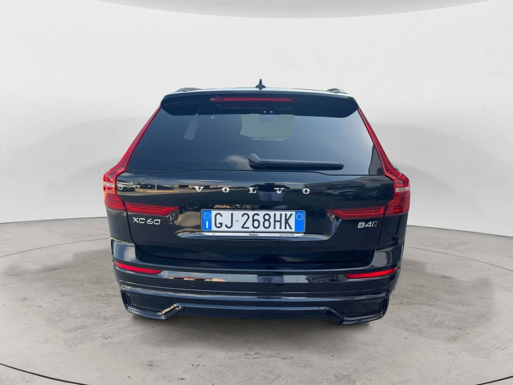 Volvo XC60 nuova a Reggio Calabria (4)