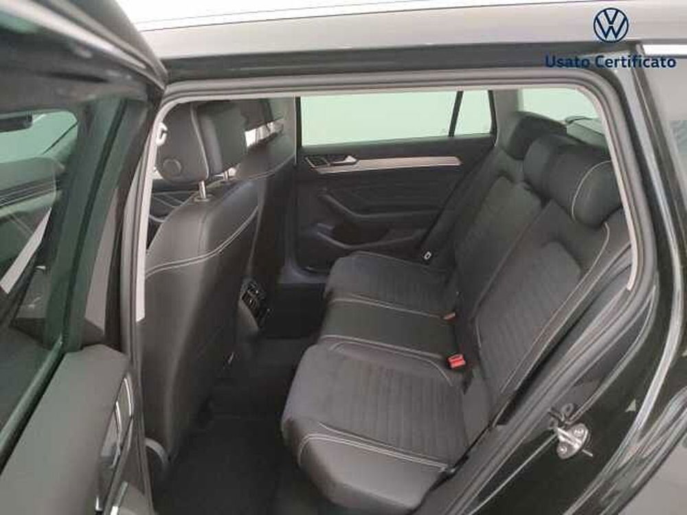 Volkswagen Passat Variant nuova a Varese (11)