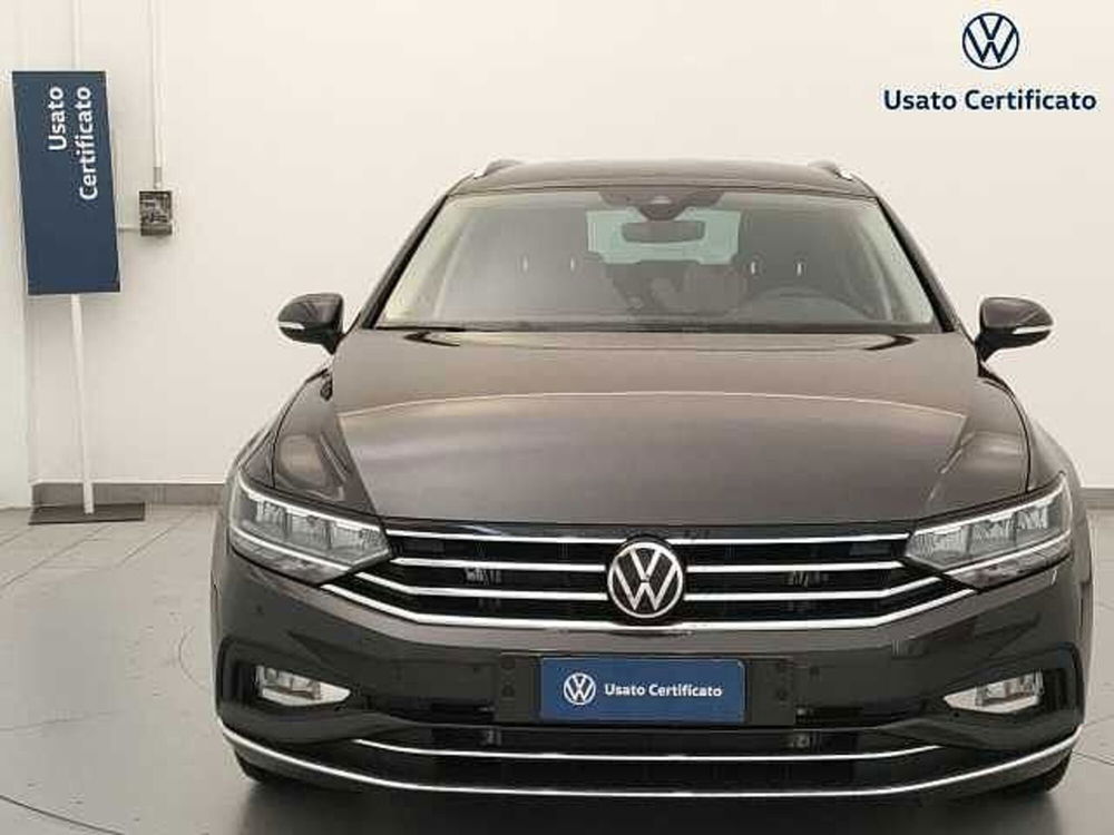 Volkswagen Passat Variant nuova a Varese (2)