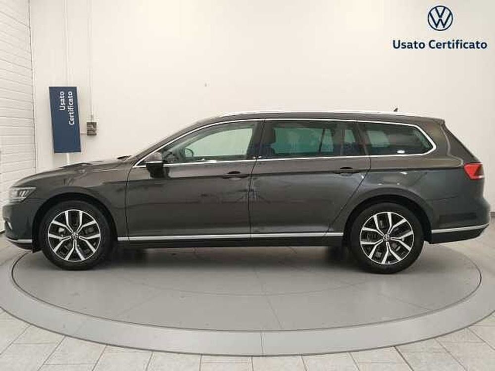 Volkswagen Passat Variant nuova a Varese (3)