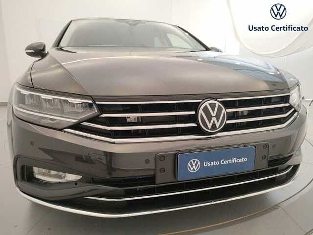 Volkswagen Passat Variant nuova a Varese (6)