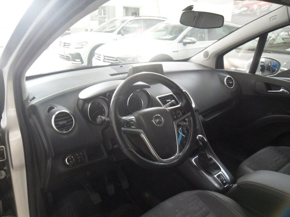 Opel Meriva usata a Milano (9)