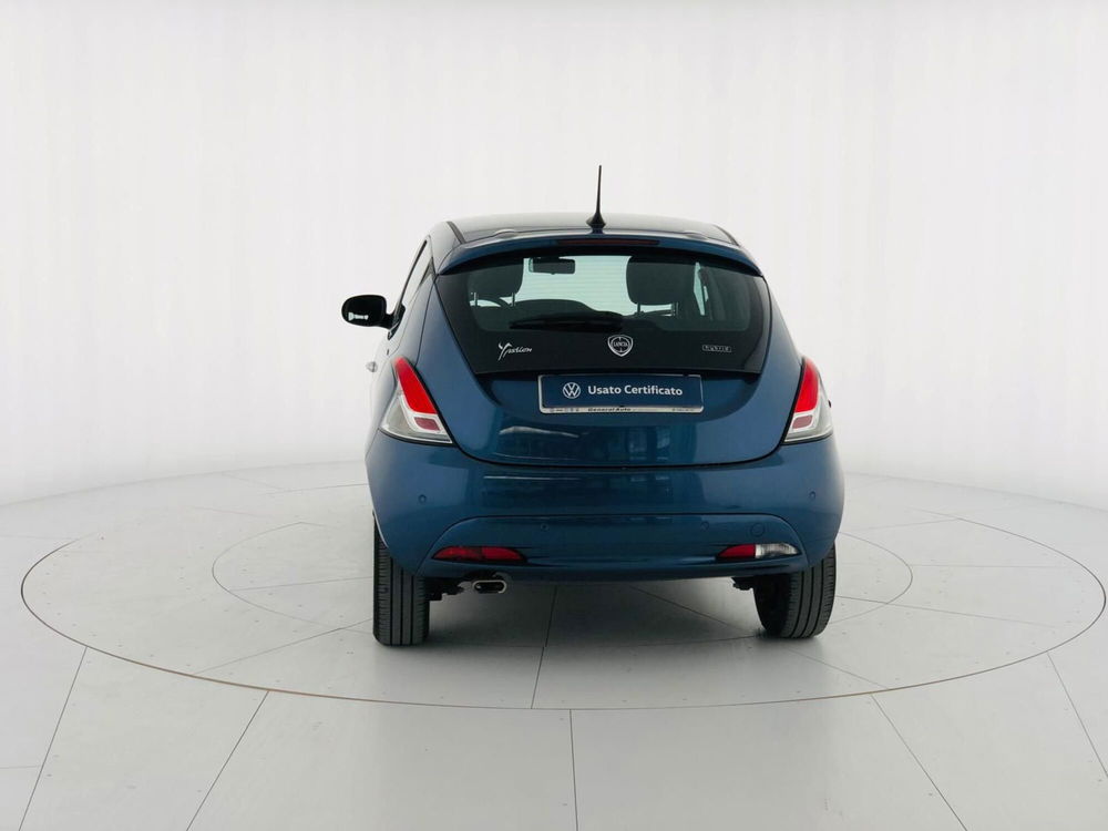 Lancia Ypsilon usata a Massa-Carrara (4)