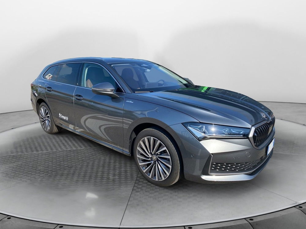 Skoda Superb Station Wagon nuova a Varese (3)