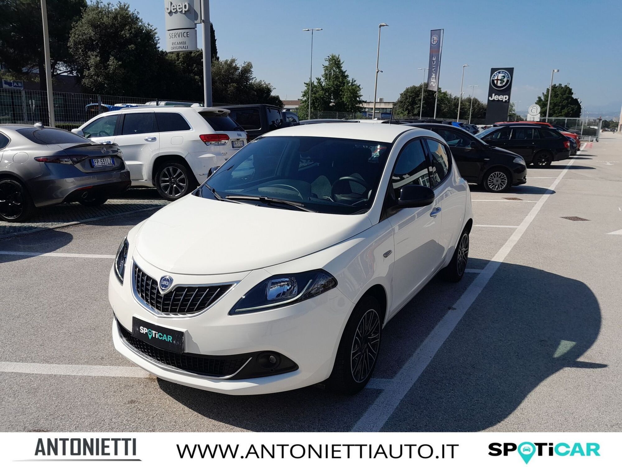 Lancia Ypsilon 1.0 FireFly 5 porte S&amp;S Hybrid Gold Plus del 2023 usata a Jesi