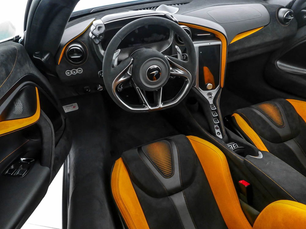 McLaren 750S Cabrio nuova a Milano (13)