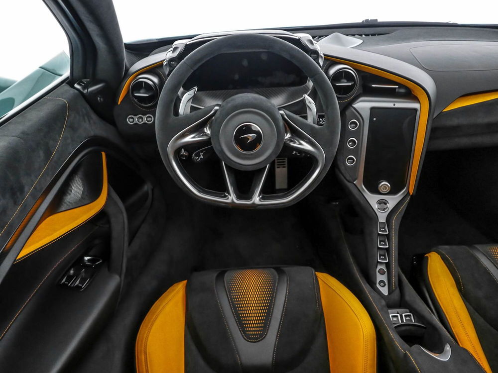 McLaren 750S Cabrio nuova a Milano (14)