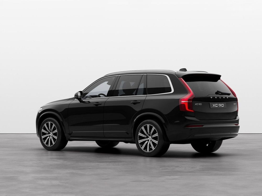 Volvo XC90 nuova a Bari (3)