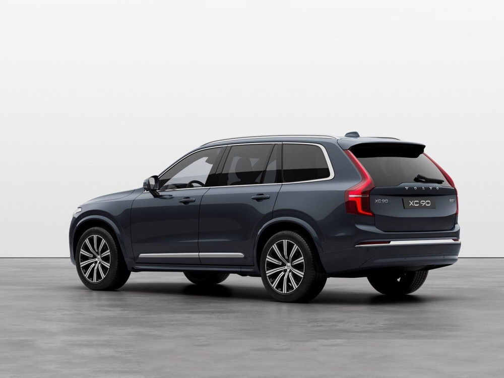 Volvo XC90 nuova a Bari (3)