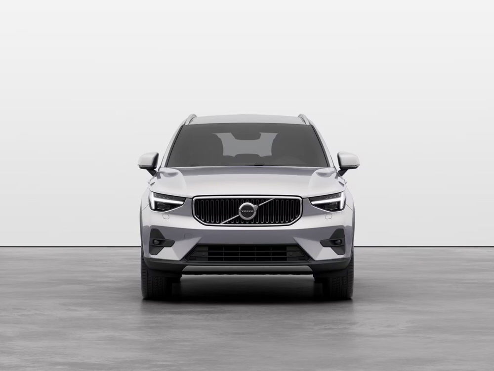 Volvo XC40 nuova a Bari (6)