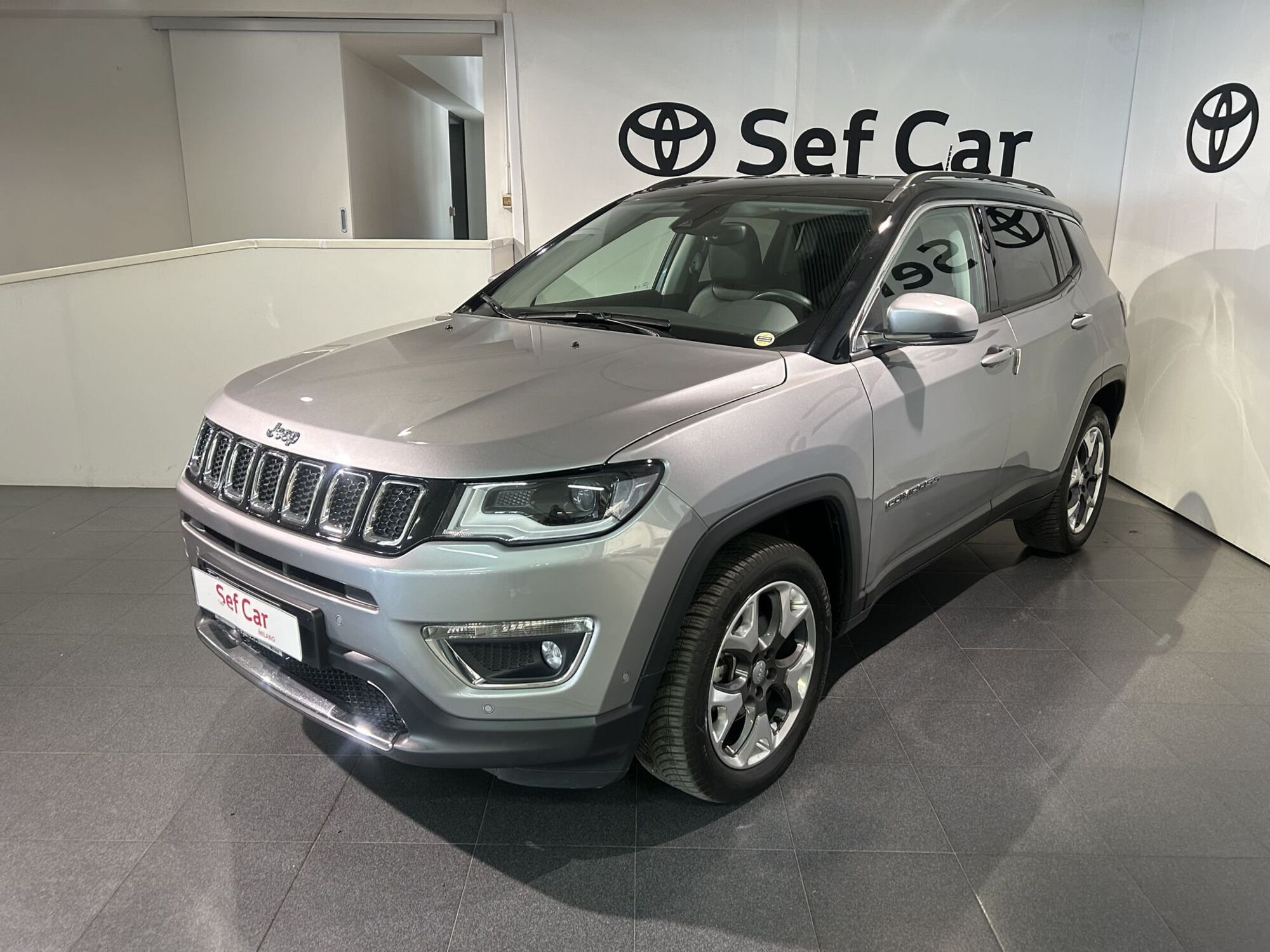 Jeep Compass 2.0 Multijet II aut. 4WD Limited  del 2018 usata a Milano