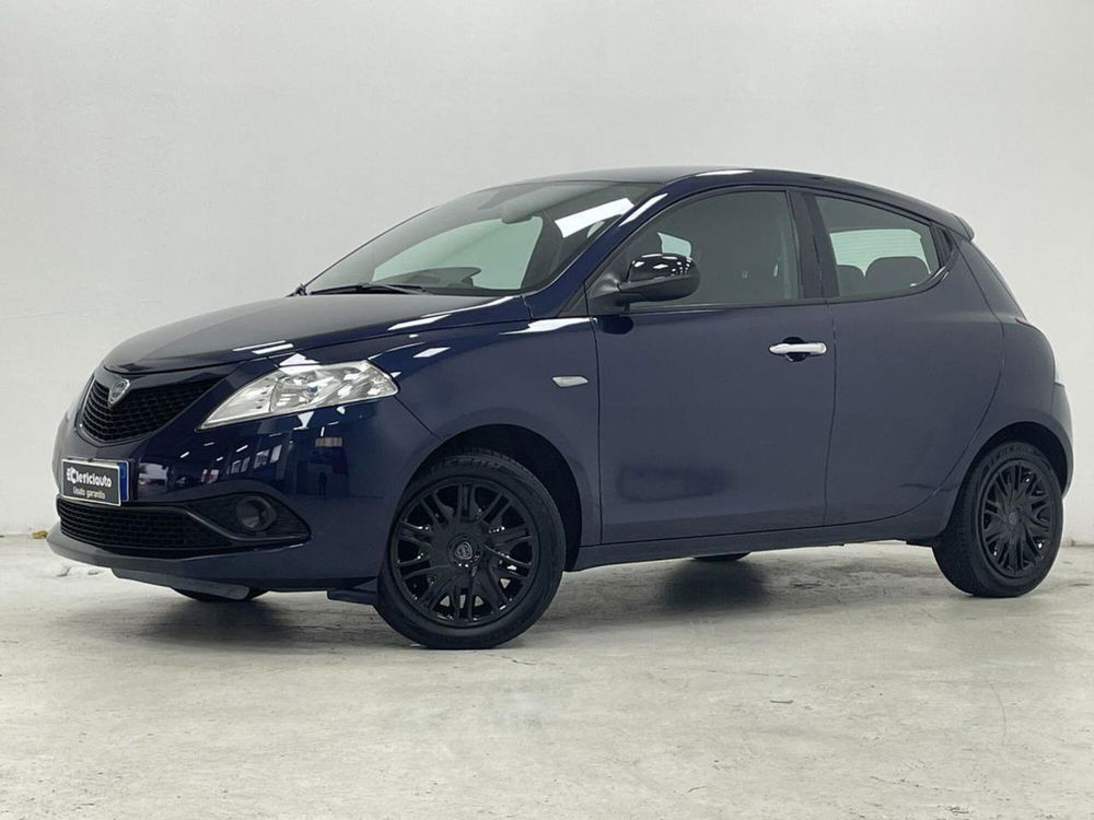 Lancia Ypsilon usata a Como