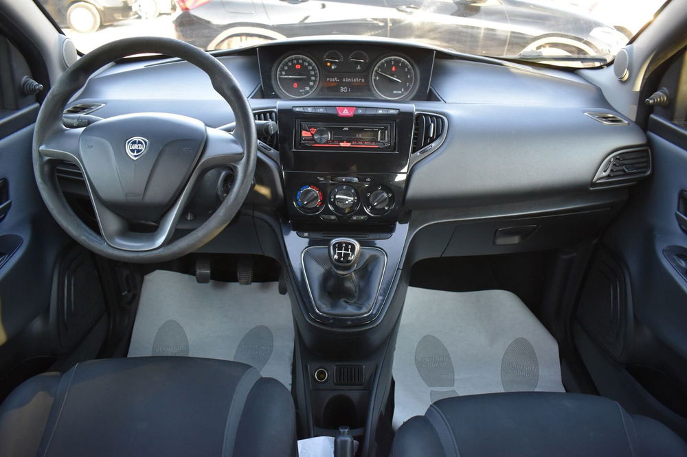 Lancia Ypsilon usata a Catania (12)