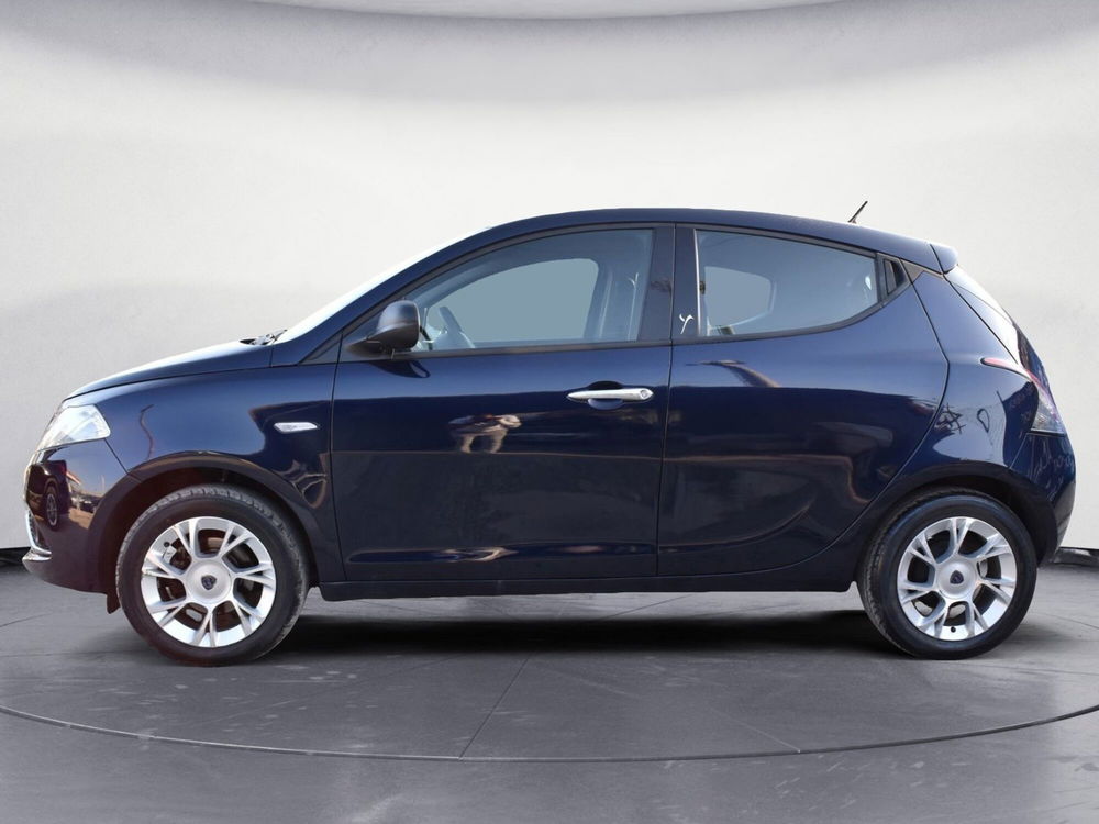 Lancia Ypsilon usata a Catania (6)