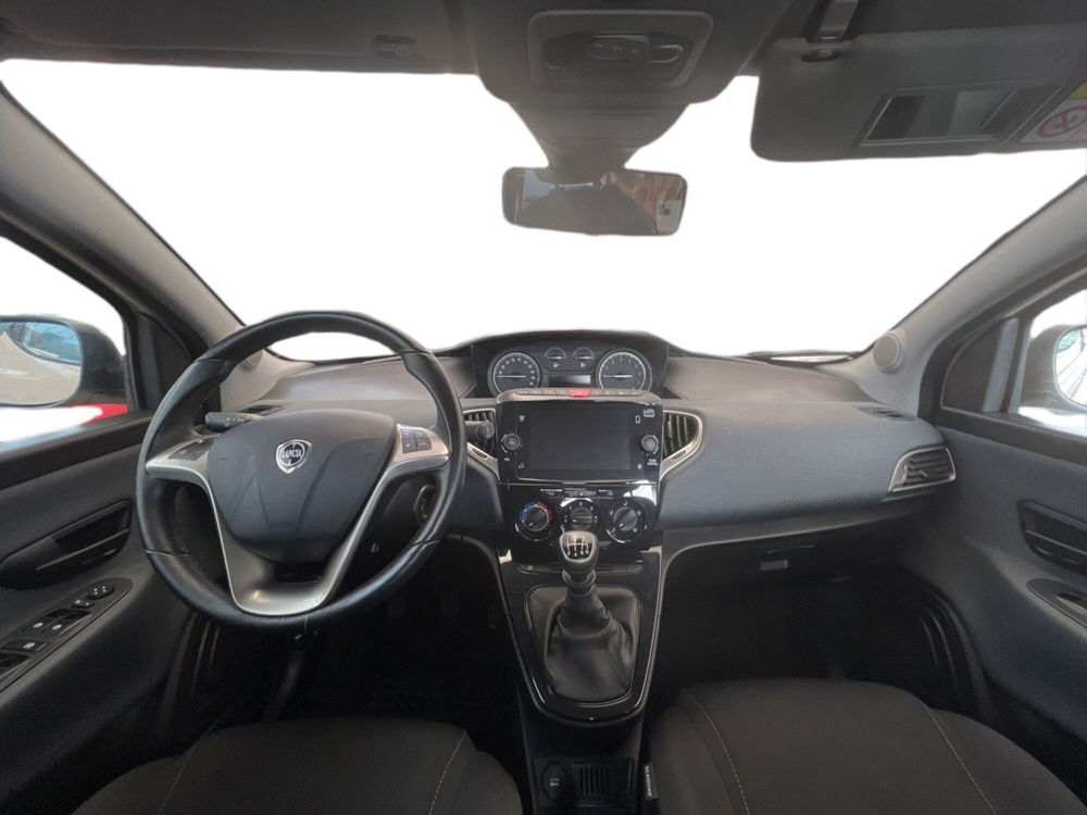 Lancia Ypsilon usata a Torino (12)