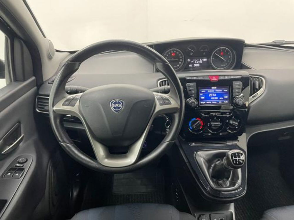 Lancia Ypsilon usata a Como (10)