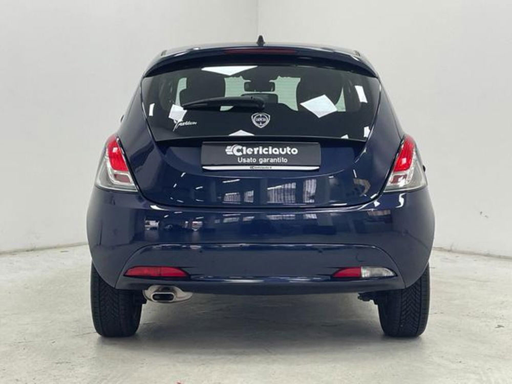 Lancia Ypsilon usata a Como (7)