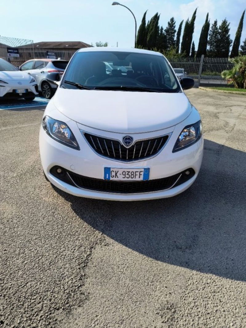 Lancia Ypsilon 1.0 FireFly 5 porte S&amp;S Hybrid Ecochic Gold  del 2022 usata a San Giorgio a Liri