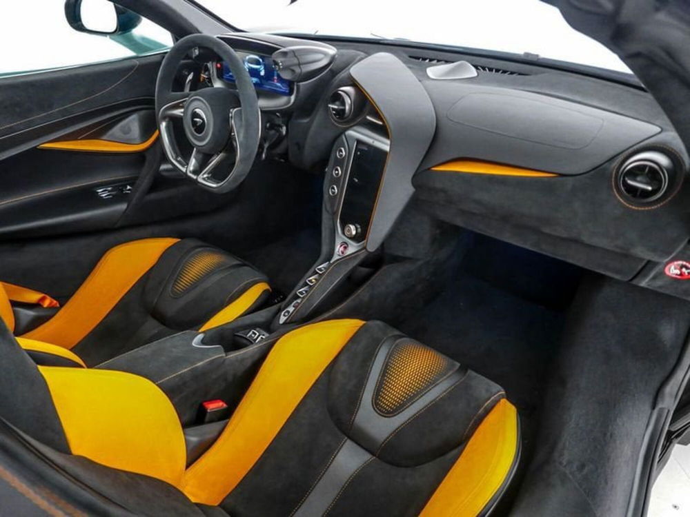 McLaren 750S Cabrio nuova a Milano (15)