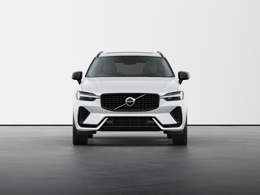 Volvo XC60 nuova a Bari (6)