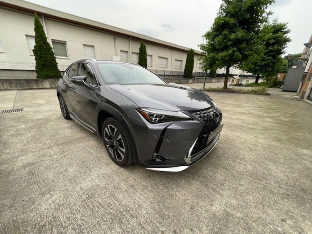 Lexus UX usata a Como (4)