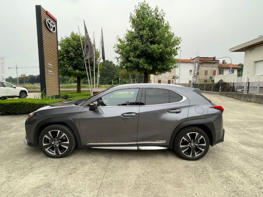 Lexus UX usata a Como (9)