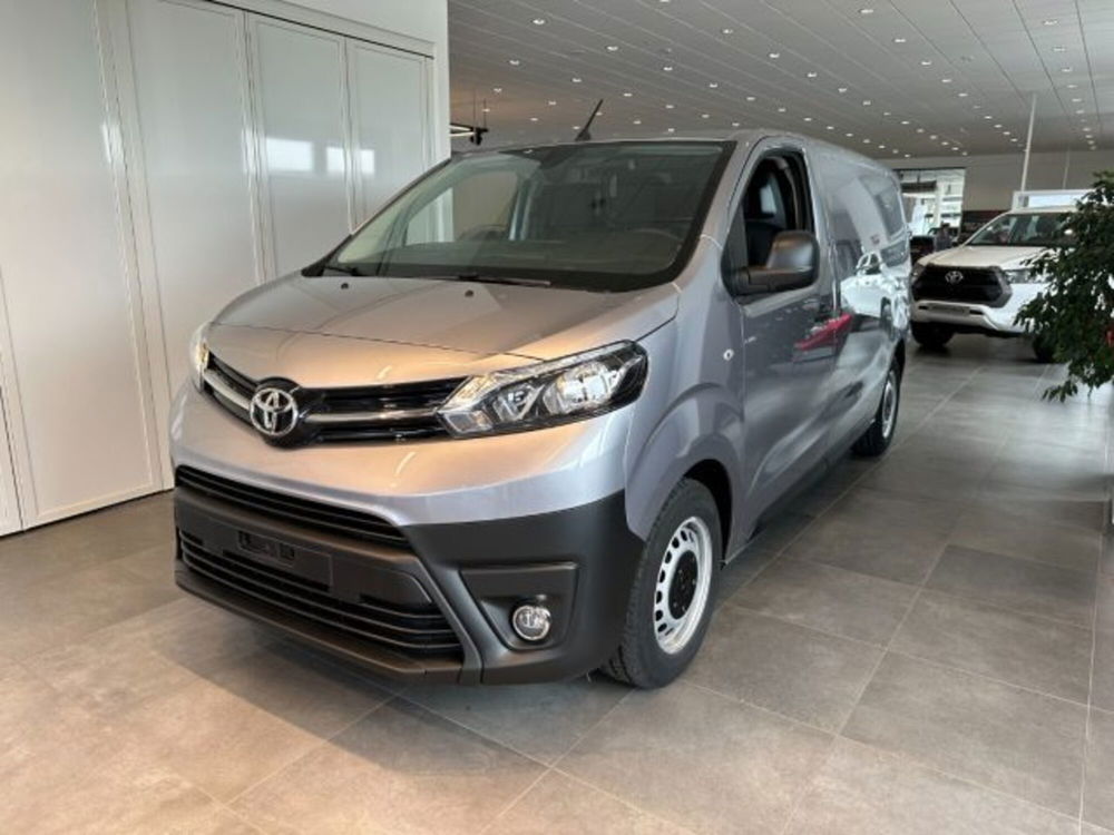 Toyota Proace nuova a Cuneo