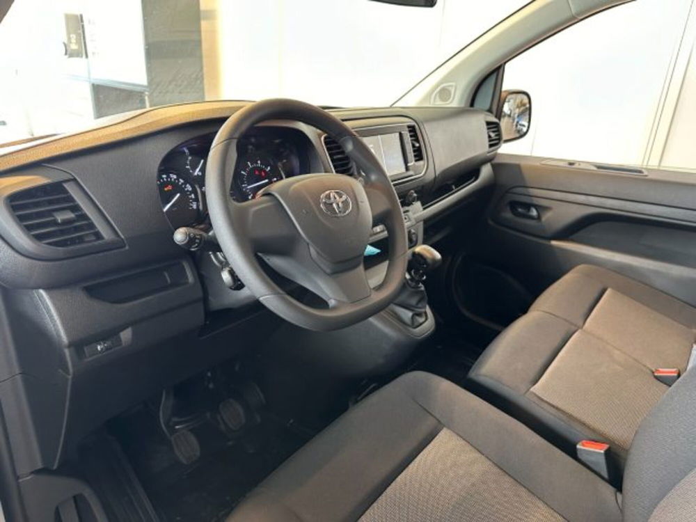 Toyota Proace nuova a Cuneo (10)