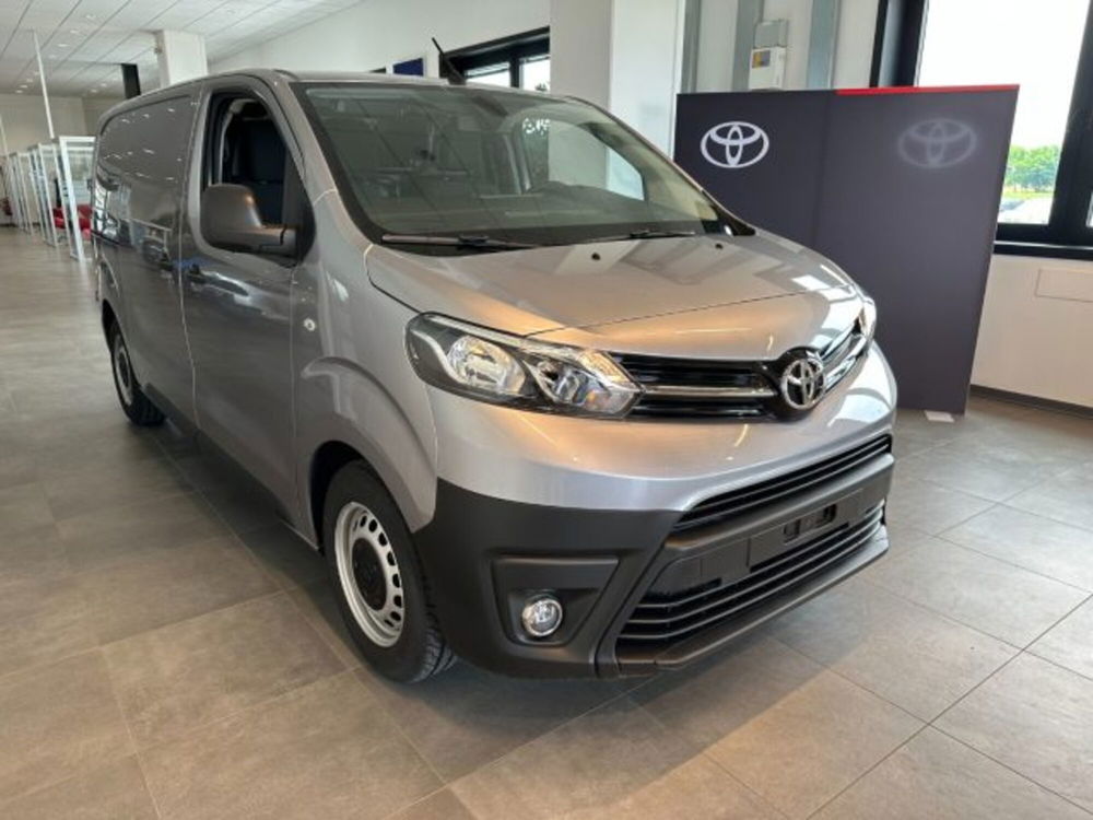 Toyota Proace nuova a Cuneo (2)