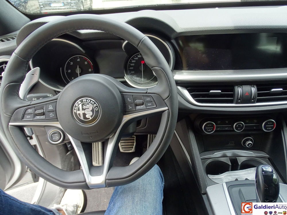 Alfa Romeo Stelvio usata a Salerno (15)