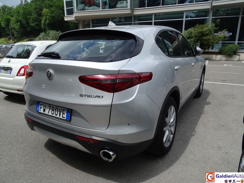 Alfa Romeo Stelvio usata a Salerno (4)